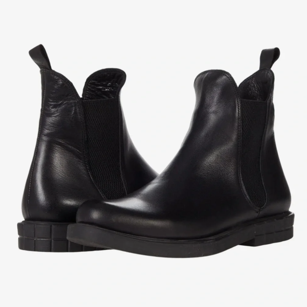 NWT Bueno Oak Amalfi Black Bootie - Size 37